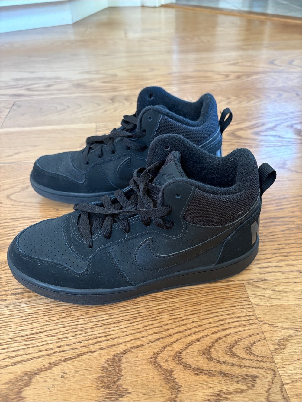 Nike Youth Black High Tops  Sneakers 5.5 Y